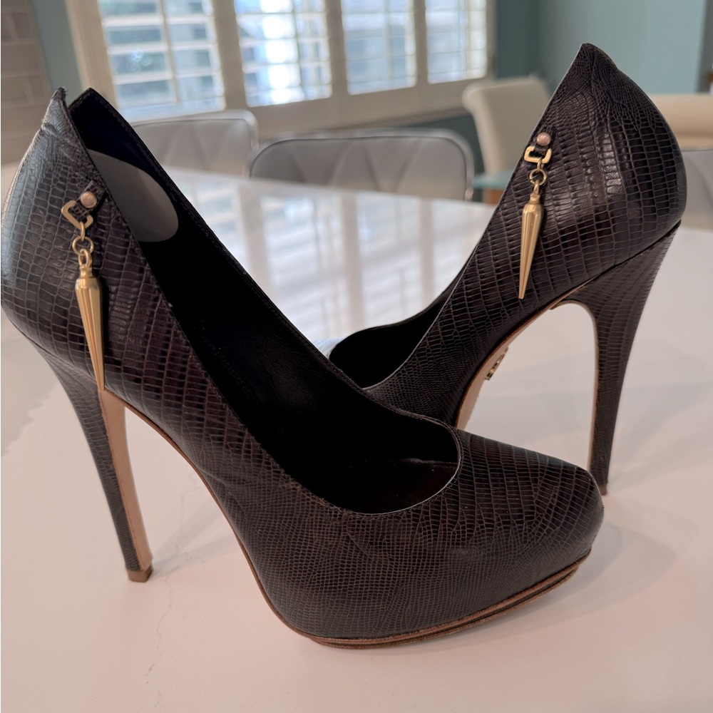 Rock & Republic high heeled pumps. Size 7